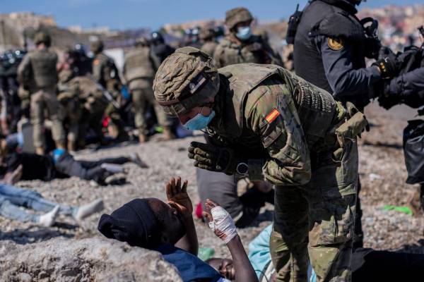Μαρόκο-Ισπανία: Κολυμπώντας προς μια καλύτερη ζωή στην ΕΕ