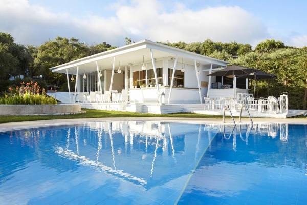 BriQ Properties: Υπέγραψε προσύμφωνο για αγορά του «Mr&amp;Mrs White Corfu»