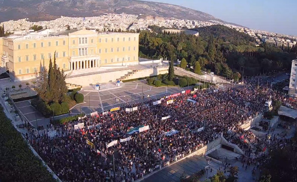 Σύνταγμα: Ένταση και 174 προσαγωγές μετά το συλλαλητήριο για τα Τέμπη