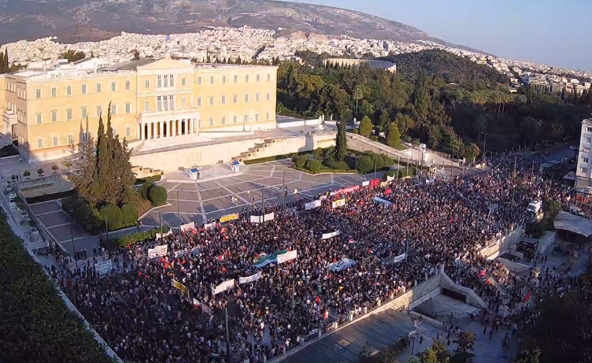 Σύνταγμα: Ένταση και 174 προσαγωγές μετά το συλλαλητήριο για τα Τέμπη