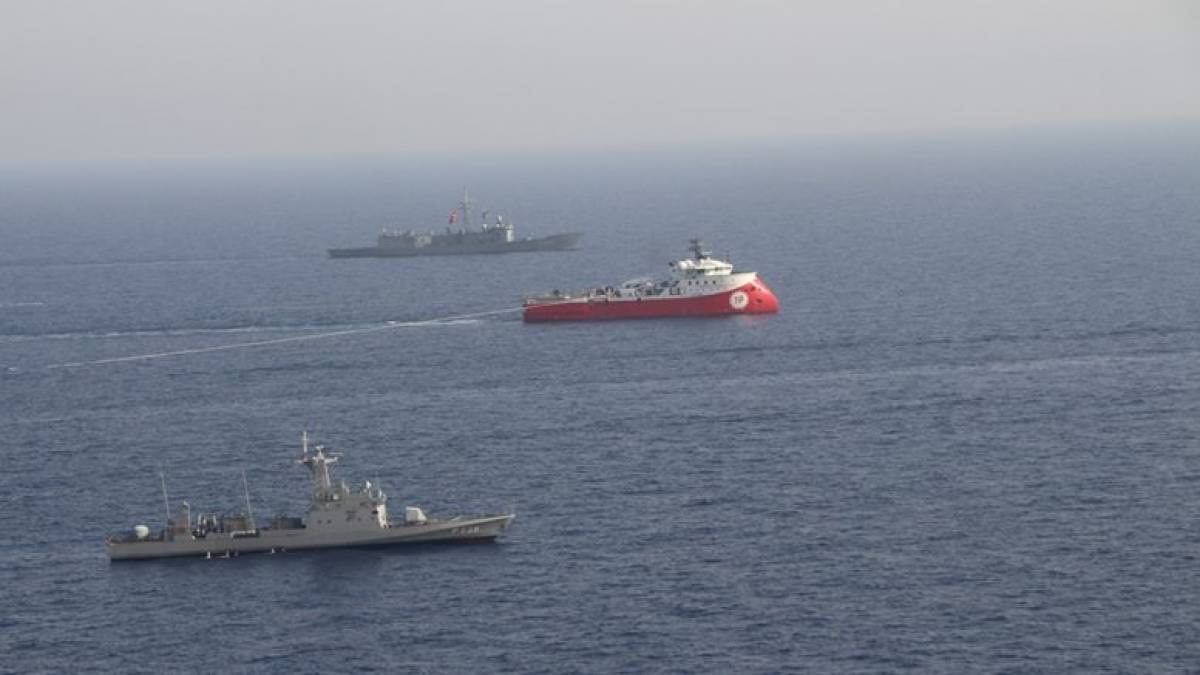 Σκηνικό έντασης στην κυπριακή ΑΟΖ στήνουν οι Τούρκοι