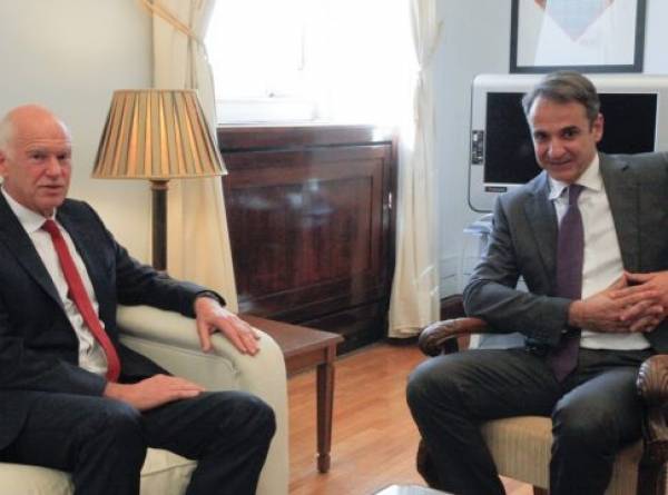 Μαξίμου και Κουμουνδούρου κάνουν σενάρια εν αναμονή Γιώργου