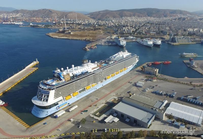 Στον Πειραιά ένα από τα μεγαλύτερα κρουαζιερόπλοια