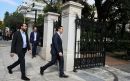 Χαραμάδες συμβιβασμού αναζητεί η Αθήνα με τους θεσμούς