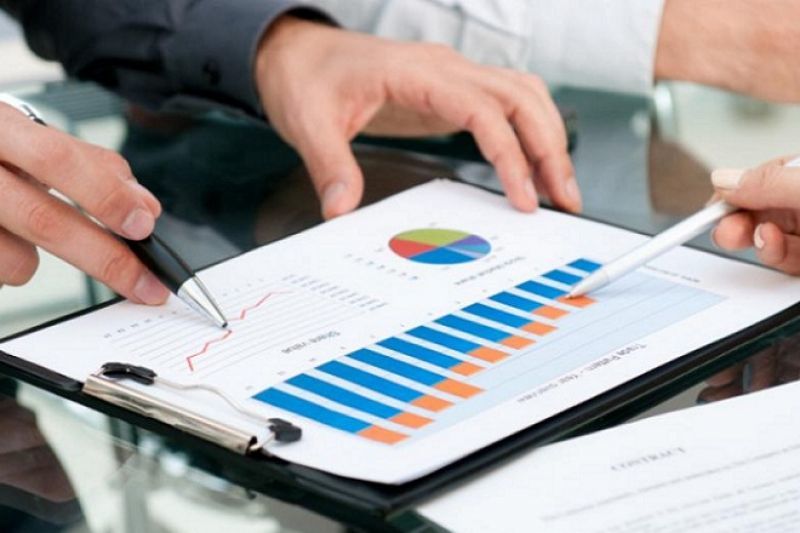 ICAP: Κατακόρυφη μείωση του κύκλου εργασιών στον τομέα υπηρεσιών Εστίασης