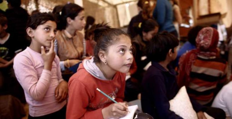Επιχορήγηση 2,8 εκατ. ευρώ από Κομισιόν για να πάνε τα προσφυγόπουλα σχολείο