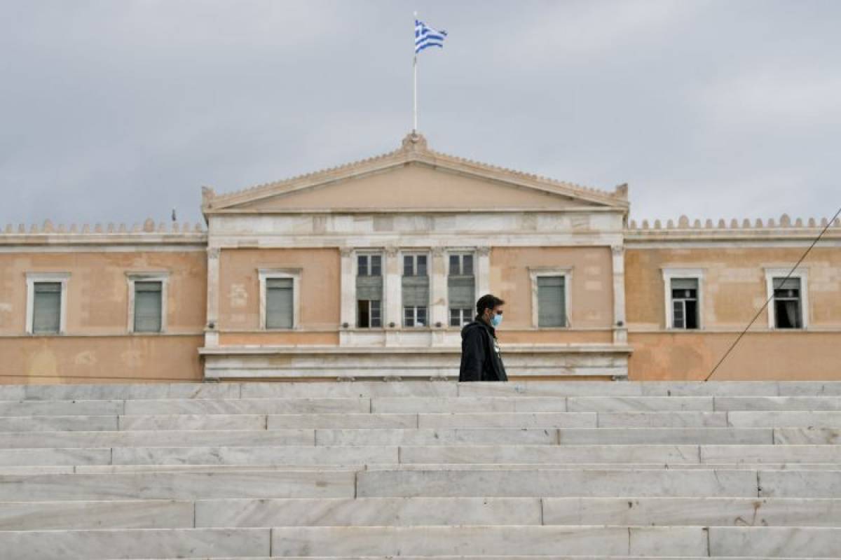 Lockdown: Όλα τα νέα μέτρα-Οι αλλαγές στα SMS (videos)