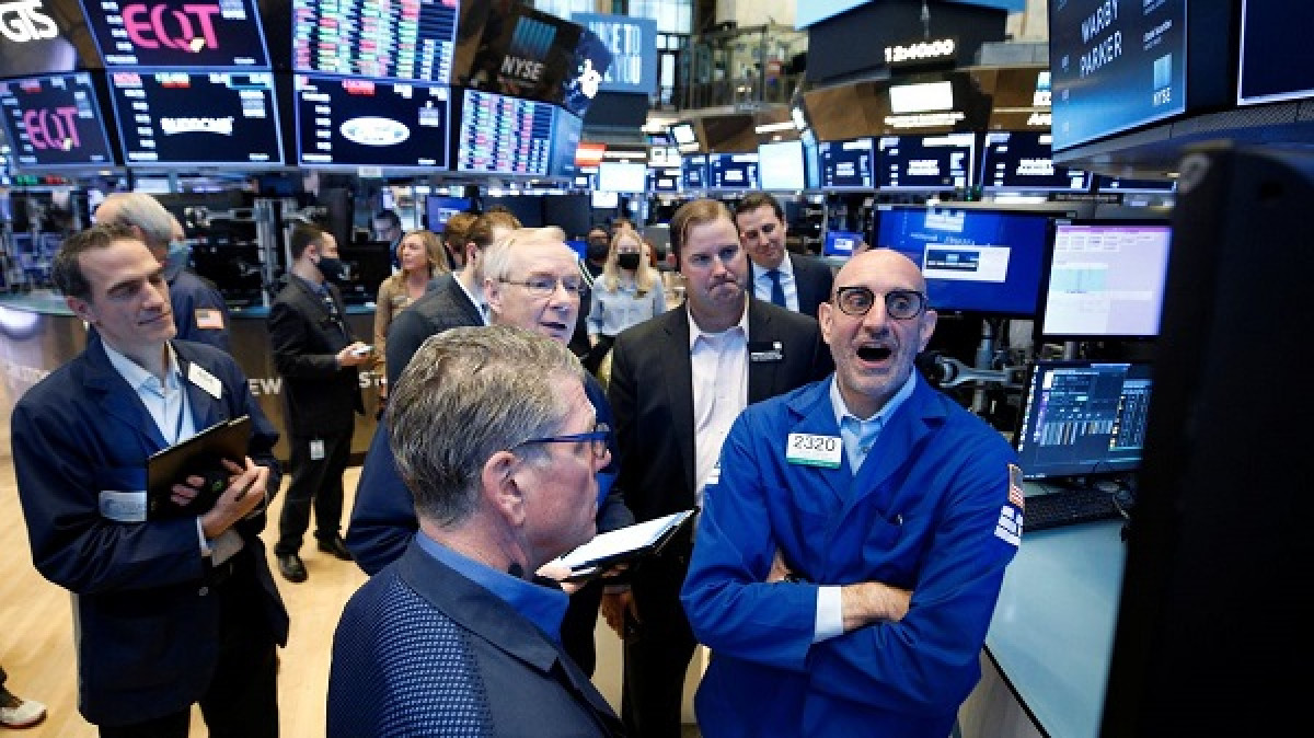 Στο «κόκκινο» παραμένει η Wall Street- Διευρύνεται το πτωτικό σερί