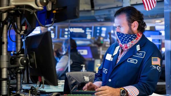 Wall: «Εκρηκτική» αντίδραση του Nasdaq-Ράλι ο χρυσός