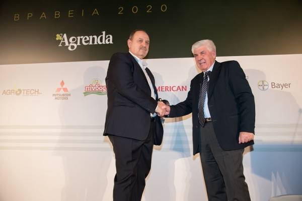 Διάκριση «Αγρότης της Χρονιάς» στον Γενικό Διευθυντή της ΠΙΝΔΟΣ