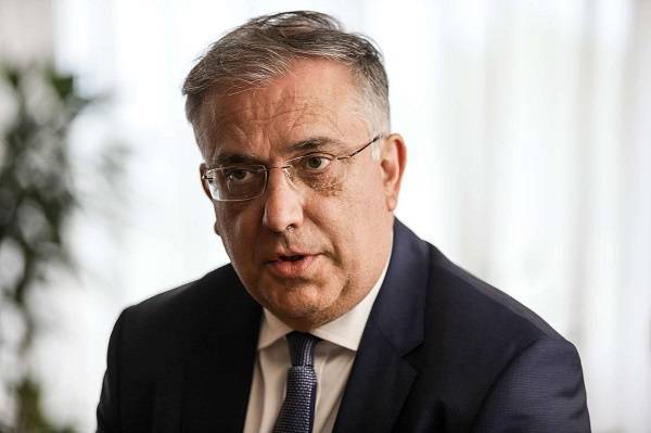 Θεοδωρικάκος: Συνεχείς οι έλεγχοι στους συνδέσμους φιλάθλων-Οι παράνομοι θα κλείνουν