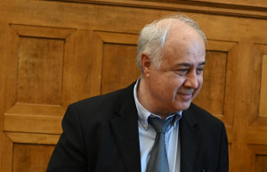 Εκτός της ΚΟ του ΠΑΣΟΚ ο Παρασκευαϊδης για τη «συγκυβέρνηση» με δικτατορικά καθεστώτα