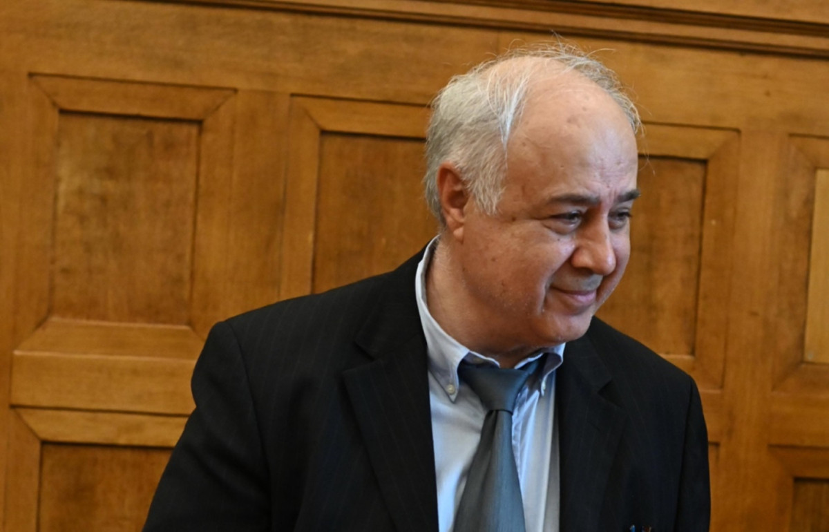 Εκτός της ΚΟ του ΠΑΣΟΚ ο Παρασκευαϊδης για τη «συγκυβέρνηση» με δικτατορικά καθεστώτα