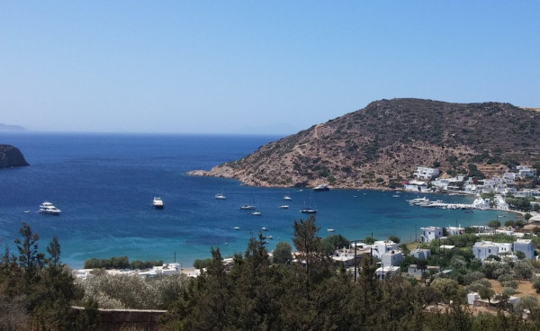 Η Σίφνος στο έλεος της αυθαιρεσίας