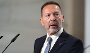 Στουρνάρας: Εγκαινίασε την έκθεση «Διαδρομές στην τέχνη» στη Δημοτική Πινακοθήκη Χανίων