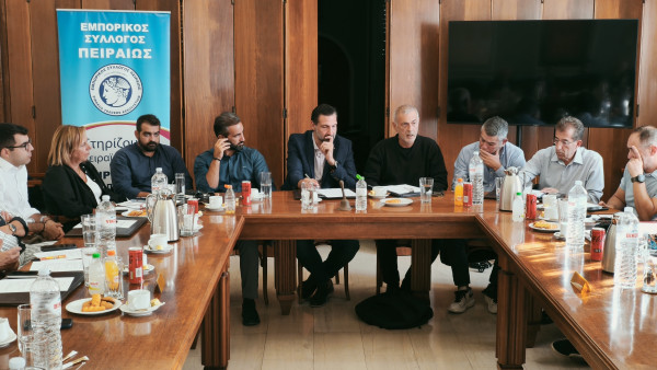 Συνάντηση ΕΣΠ με το Δήμαρχο Πειραιά: Στο επίκεντρο η αγορά και η αναπτυξιακή προοπτική της πόλης