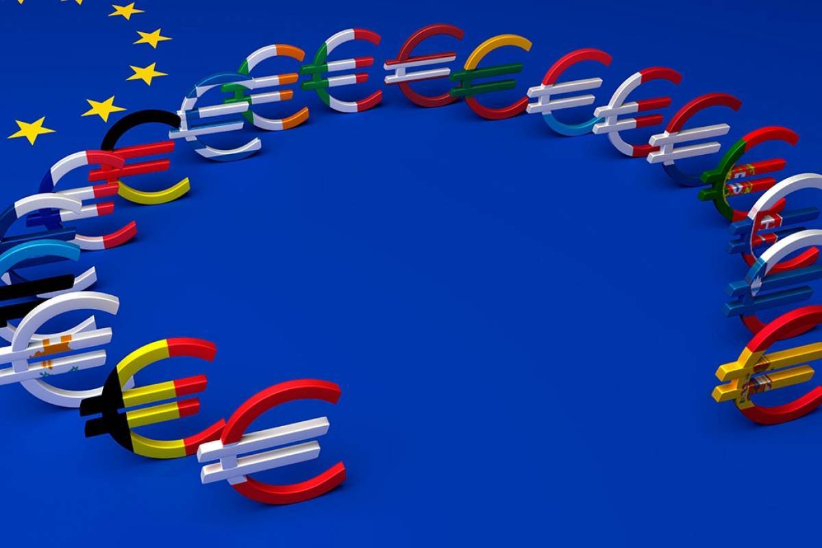 Κομισιόν: Επιβράδυνση της ανάπτυξης στην Ευρωζώνη