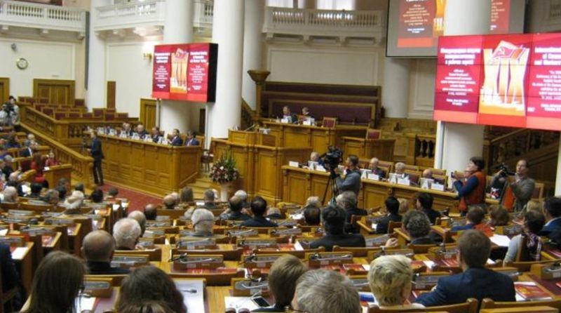 Κουτσούμπας: Στο ερώτημα μεταρρύθμιση ή επανάσταση απαντάμε επανάσταση