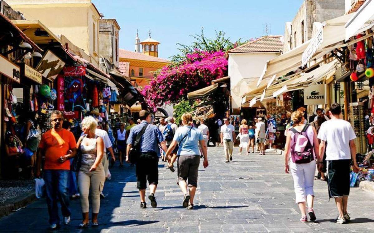 ΕΣΑ: SOS για τις εμπορικές επιχειρήσεις τουριστικών περιοχών της χώρας