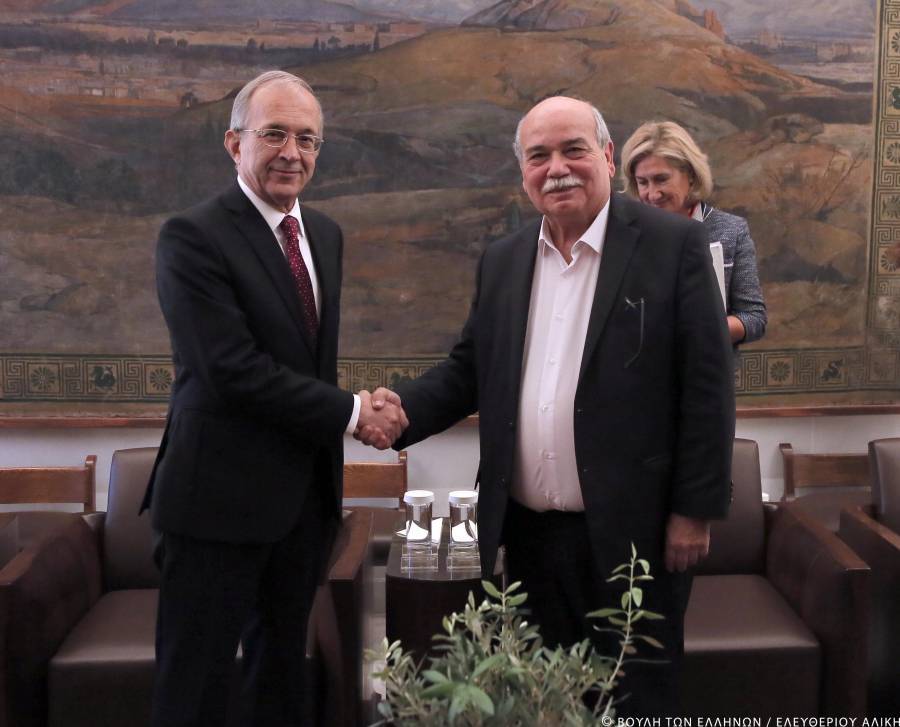 Συνάντηση Βούτση με τον απερχόμενο πρέσβη της Τουρκίας
