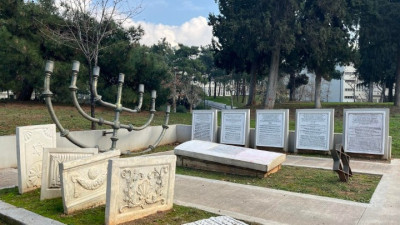 ΥΠΕΞ: Καταδικάζει τη βεβήλωση του εβραϊκού μνημείου στο ΑΠΘ