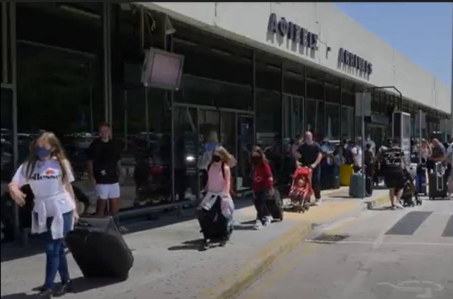 Εξαιρετικά υψηλές αφίξεις το πρώτο δεκαήμερο σε Κυκλάδες και Δωδεκάνησα
