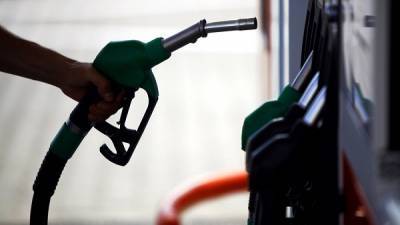 Στα ύψη οι τιμές της βενζίνης και του πετρελαίου θέρμανσης