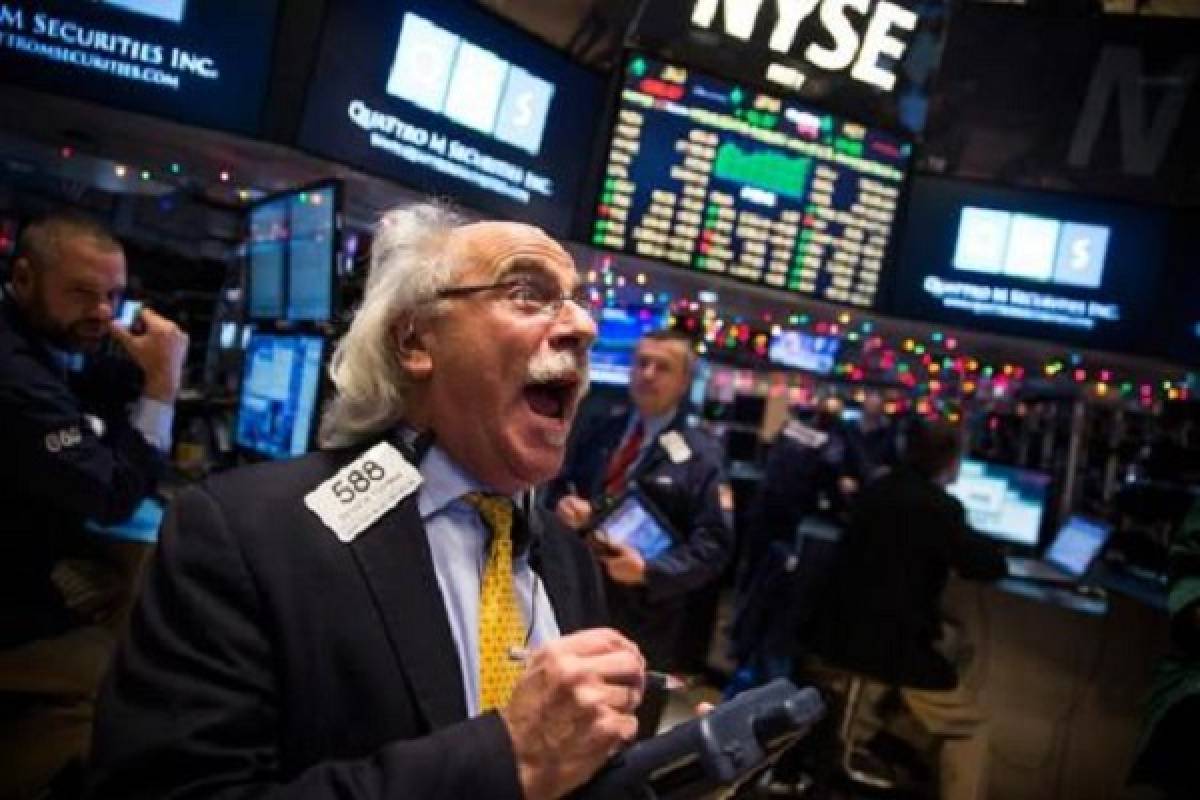 Νέα ιστορικά υψηλά για τους S&amp;P 500 και Nasdaq