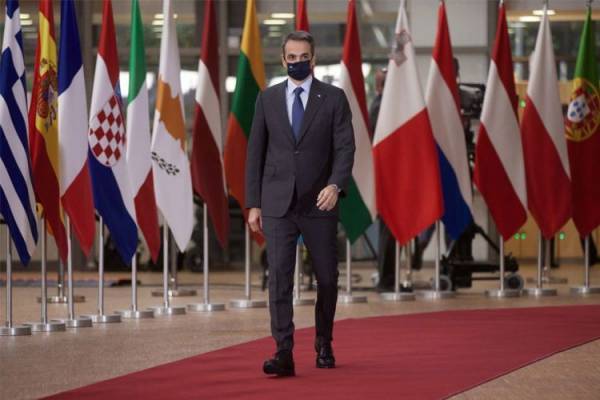 Μητσοτάκης: Πιθανό αυξημένο testing στις γιορτές-Νέα μέτρα ελάφρυνσης των νοικοκυριών