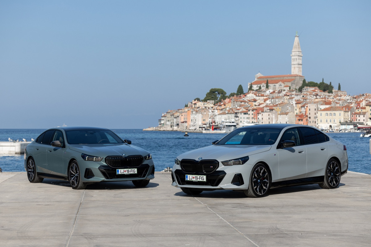 Ο εξηλεκτρισμένος κόσμος των BMW Σειράς 5 BMW i5 και BMW i7 M70 xDrive.