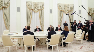 Στη Μόσχα Γουίτκοφ και Κούσνερ για επαφές με τον Πούτιν για την Ουκρανία