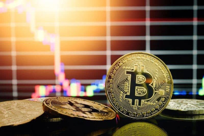 Κρυπτονομίσματα: Ρευστοποιήσεις $60 δισ.σε δύο ημέρες-Xαμηλό δύο ετών το Bitcoin