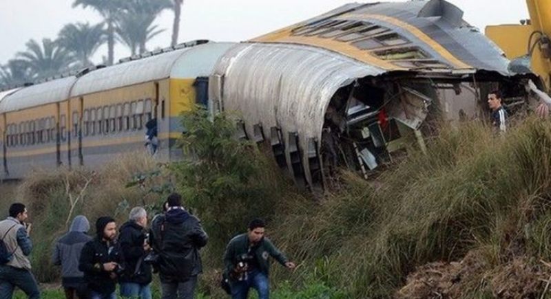 Αίγυπτος: 42 νεκροί,133 τραυματίες από τη σύγκρουση αμαξοστοιχιών