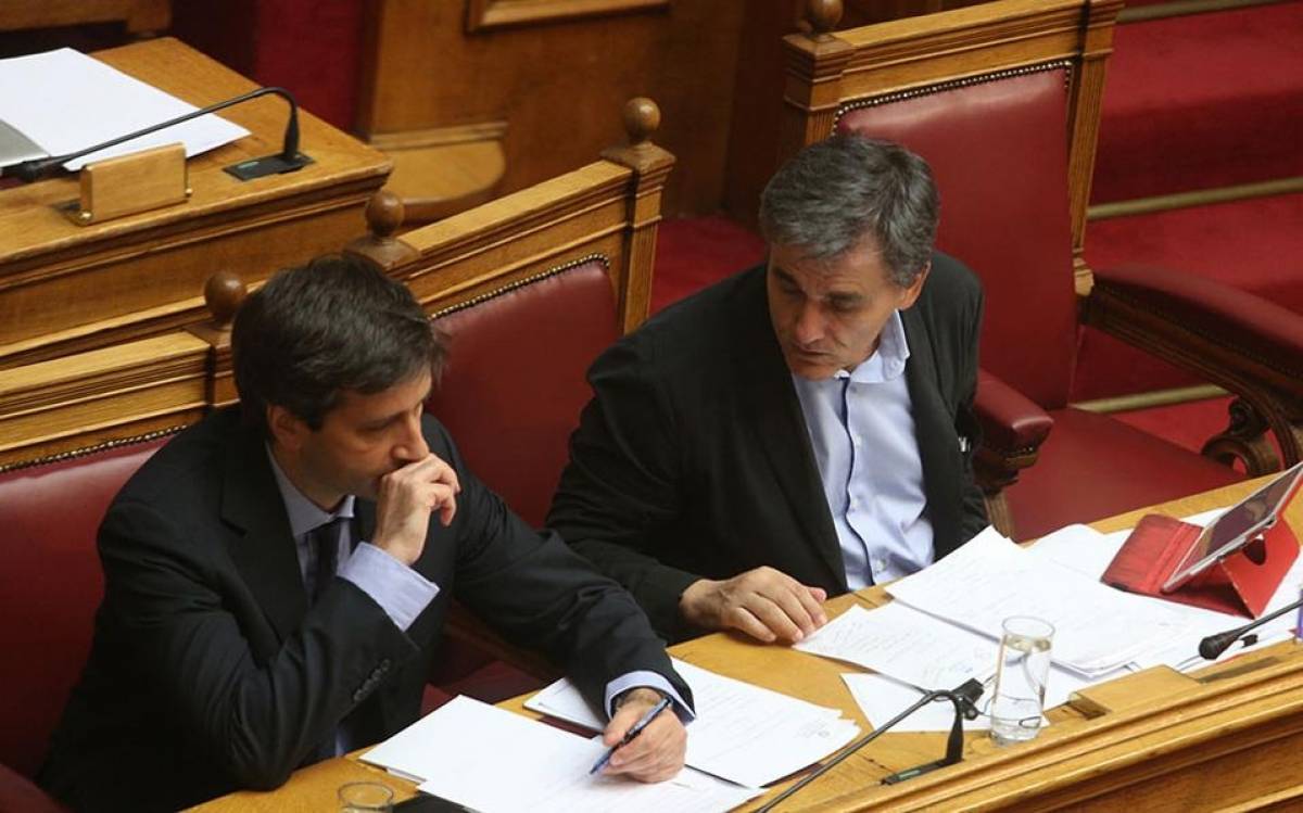 Κατατέθηκε το προσχέδιο προϋπολογισμού: Τι προβλέπει για συντάξεις, ανάπτυξη, πλεονάσματα