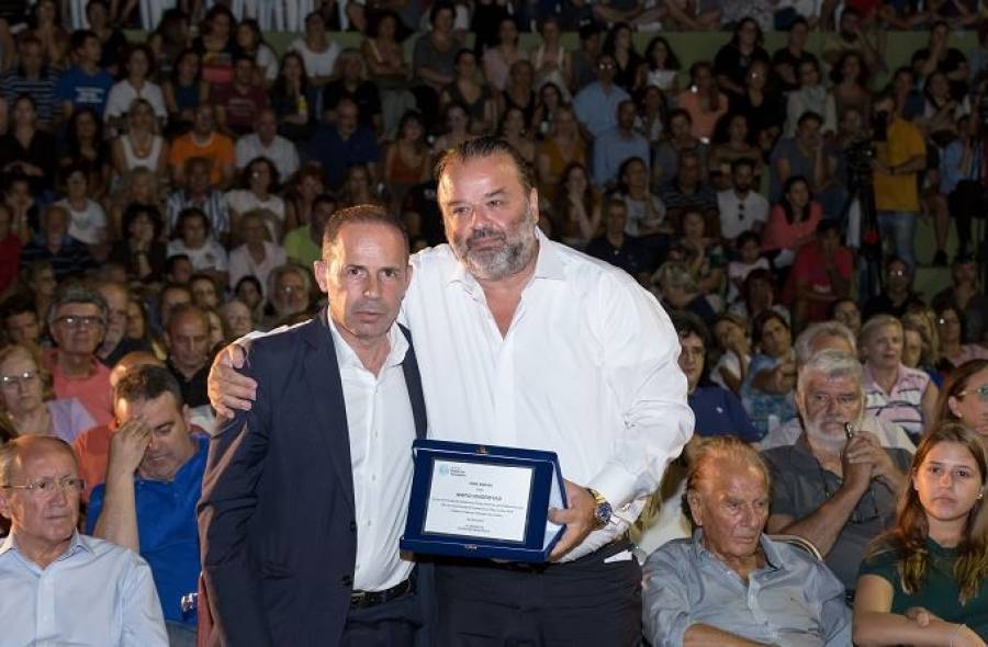 Seajets: O Μ.Ηλιόπουλος βραβεύεται για τη συνολική προσφορά στο Μάτι