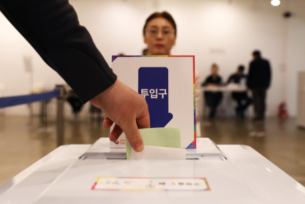 Ν.Κορέα: «Βαριά» ήττα για το κυβερνών κόμμα στις βουλευτικές εκλογές