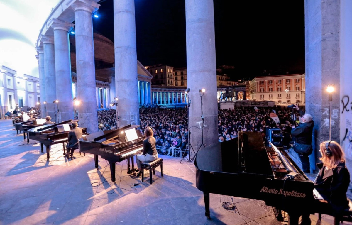 Piano City Athens: Ένα νέο τριήμερο φεστιβάλ μετατρέπει την Αθήνα σε μια τεράστια συναυλιακή αίθουσα πιάνου