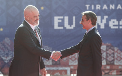 Αναδίπλωση Ράμα για τα περί εξαπάτησης της ΕΕ από την Ελλάδα