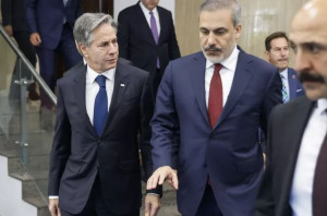 Τηλεφωνική επικοινωνία Φιντάν-Μπλίνκεν λόγω της κλιμάκωσης στη Συρία