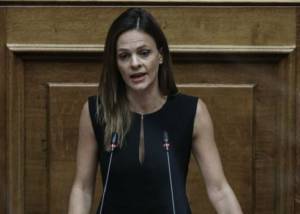 Αχτσιόγλου: Το νέο πτωχευτικό καταργεί κάθε προστασία πρώτης κατοικίας