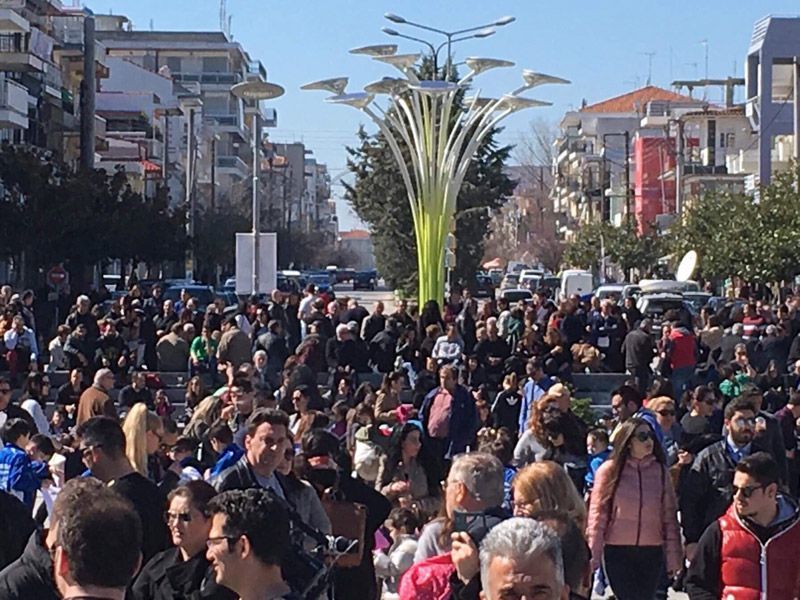 Ορεστιάδα: Πλήθος πολιτών ζητά την απελευθέρωση των δύο στρατιωτικών