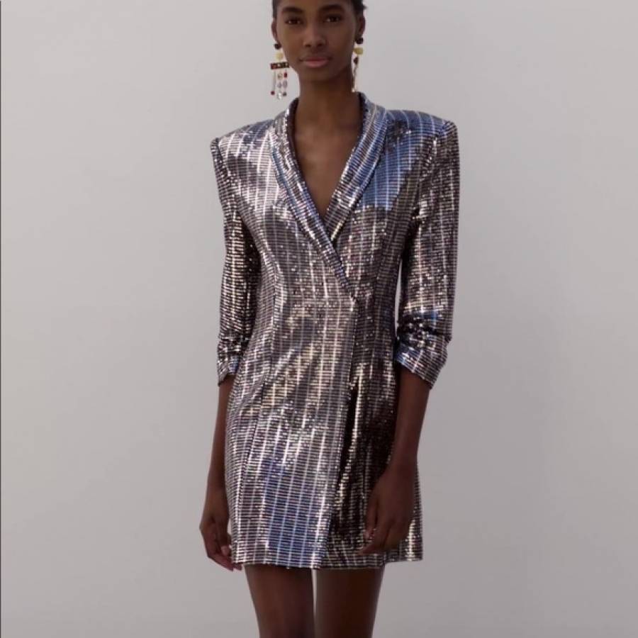 Metallic blazers: Έτσι θα υποδεχτείτε την νέα χρονιά