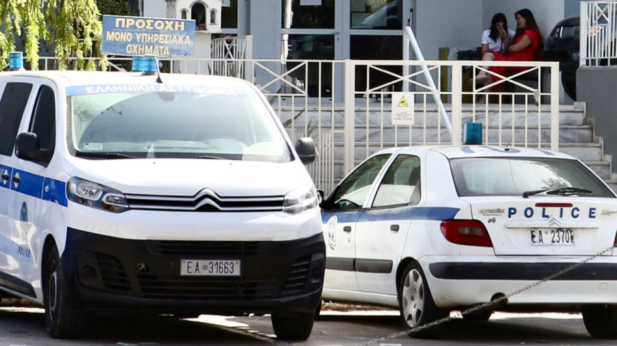 Μεγάλη επιχείρηση της ΕΛΑΣ στην Κρήτη: 48 συλλήψεις για ναρκωτικά, όπλα και εκβιασμούς – Χειροπέδες και σε ένστολους
