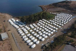 Μυτιλήνη: Πυρκαγιά στο ΚΥΤ του Καρά Τεπέ- Κάηκαν δύο οικίσκοι