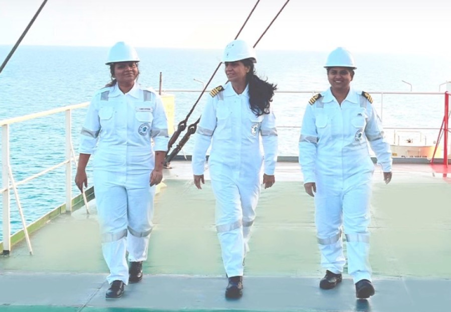 Synergy: Δημιούργησε ειδική προστατευτική φόρμα για τις γυναίκες ναυτικούς