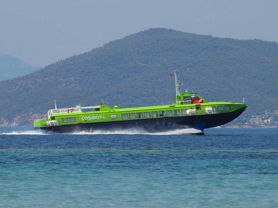 Μηχανική βλάβη για το «Flying Dolphin 18» με 86 επιβάτες