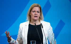 H Γερμανία δηλώνει πρόθυμη να προσφέρει πολιτικό άσυλο σε Ρώσους