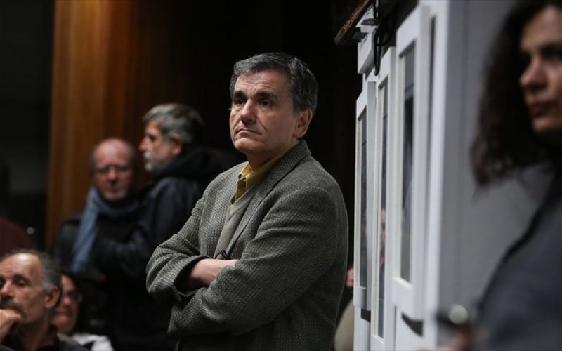«Αμπαλάζ» για συμβιβασμό αναζητούν θεσμοί και Αθήνα