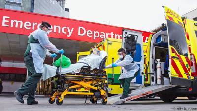 Βρετανία- Κορονοϊός: 596 νέοι θάνατοι στα νοσοκομεία