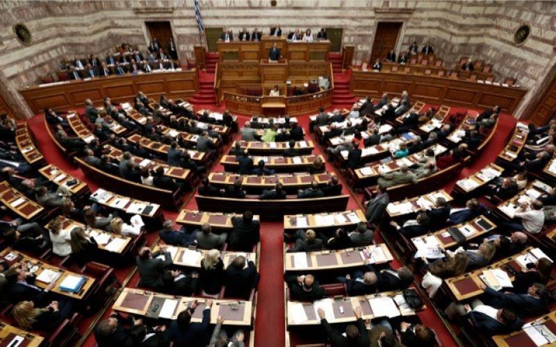 Στη Βουλή το σχέδιο νόμου για το υπαίθριο εμπόριο
